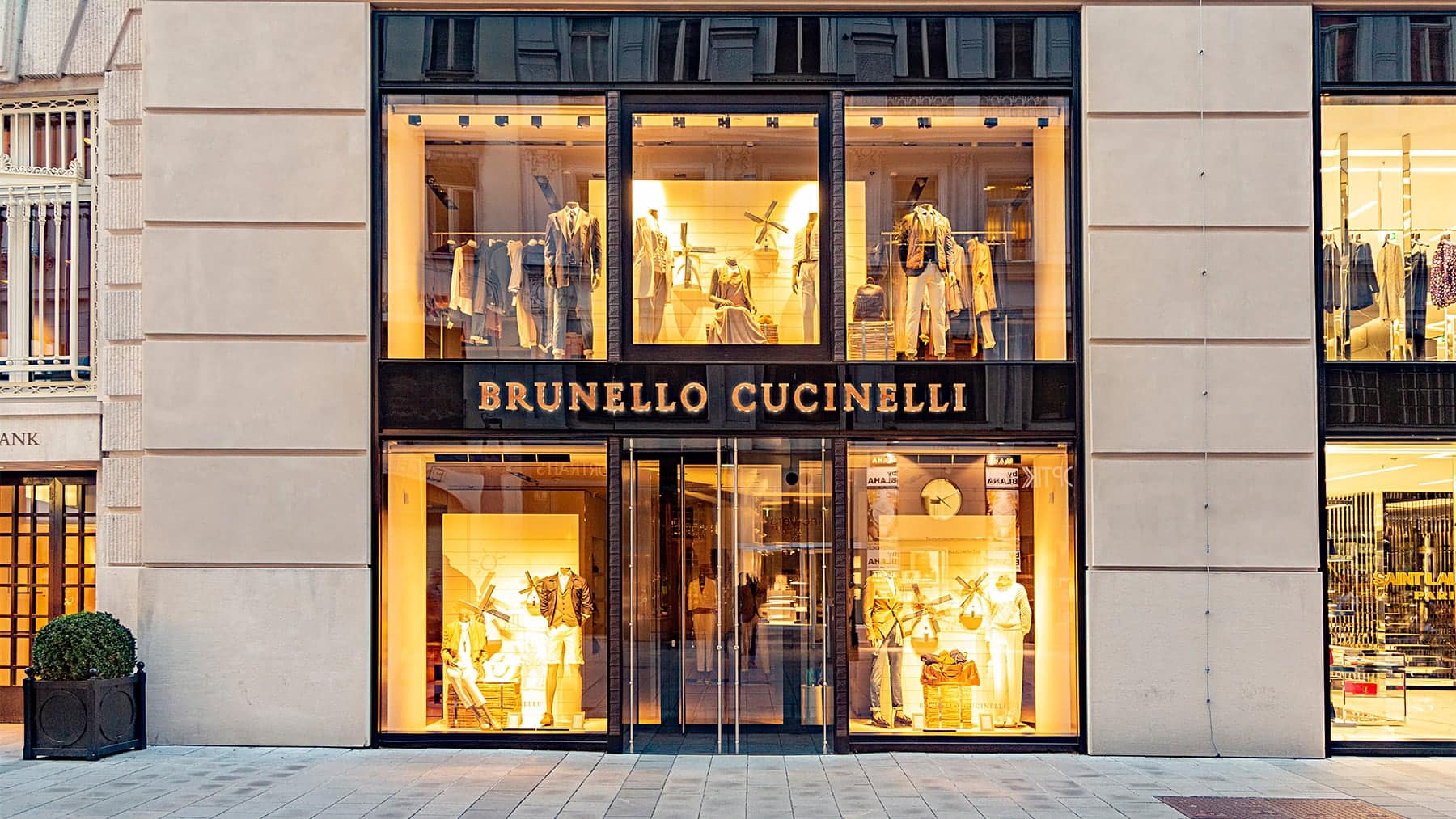 Saks Woes Cloud Cashmere King Cucinelli’s Department Store Bet